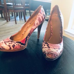 EUC 💝 Alligator print heels!🔥